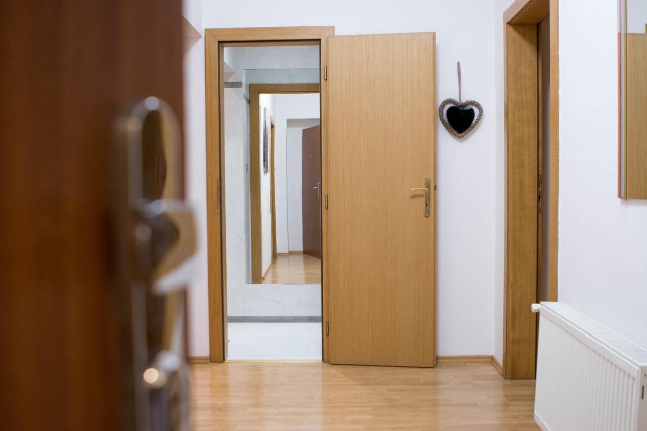 Apartment Ivanita Bratislava Buitenkant foto